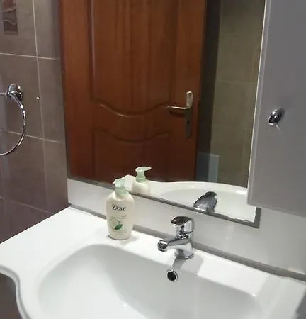 La Fontaine Apartment *